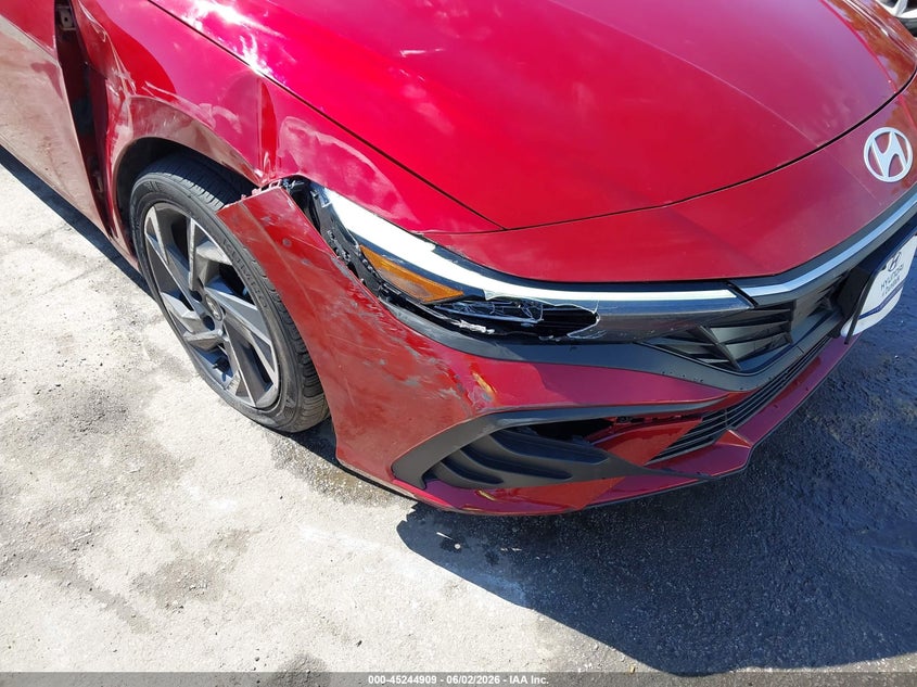 2025 HYUNDAI ELANTRA SEL SPORT · Photo 6