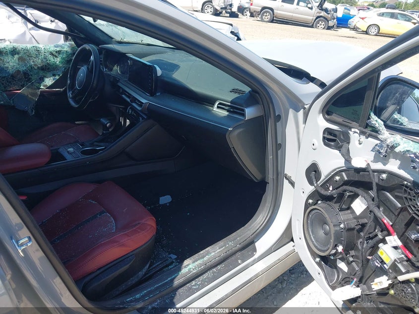2023 KIA K5 auction photo 5