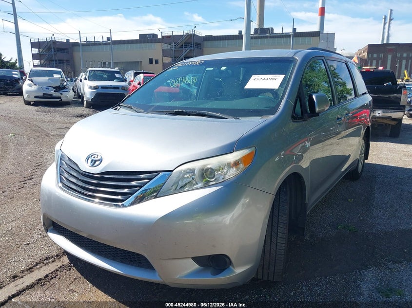 2013 Toyota Sienna Le 7 Passenger 5TDJK3DC7DS055360 photo 1