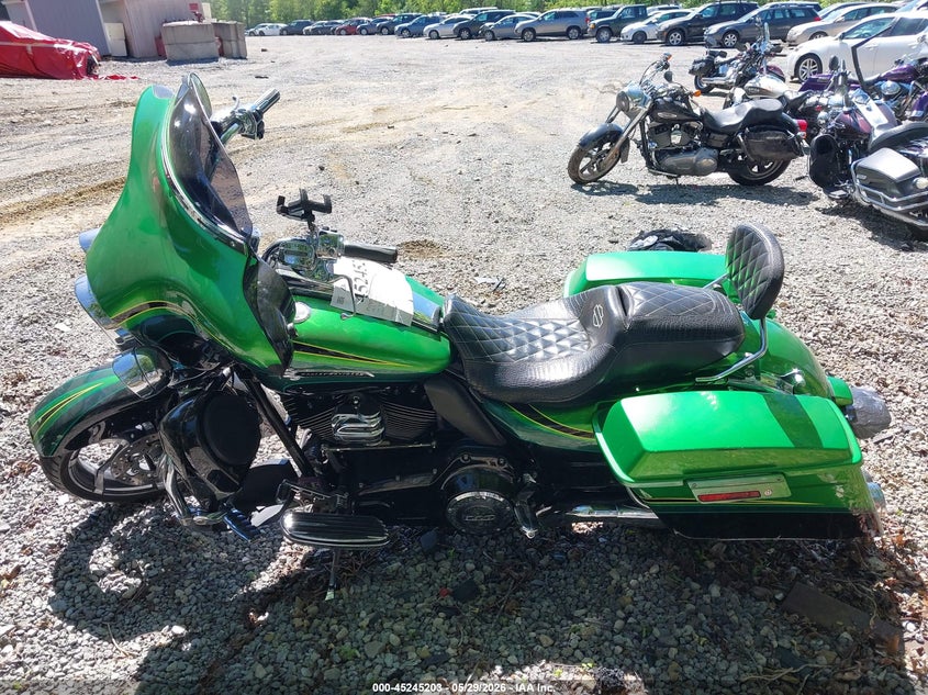 2011 Harley-Davidson Flhxse2 VIN: 1HD1PZ817BB960813 Lot: 45245203