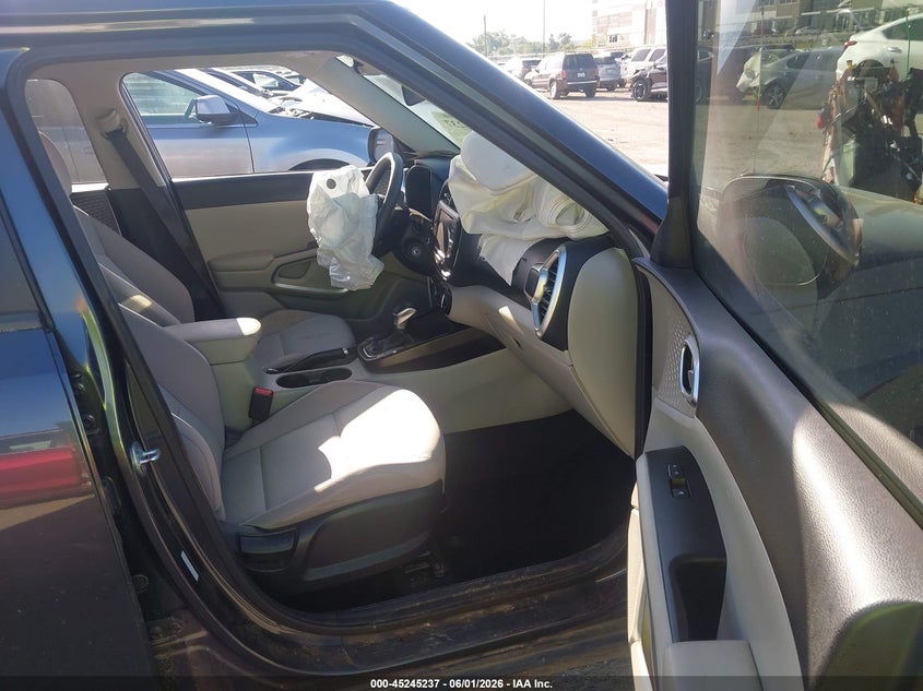 2022 KIA SOUL auction photo 5