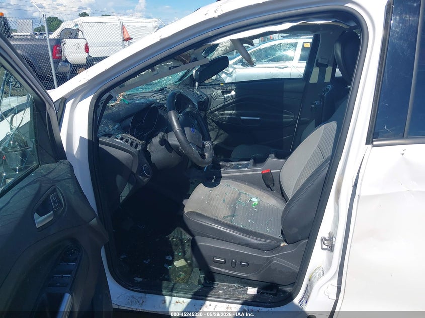 VIN 1FMCU9J90JUB89533 2018 FORD ESCAPE TITANIUM