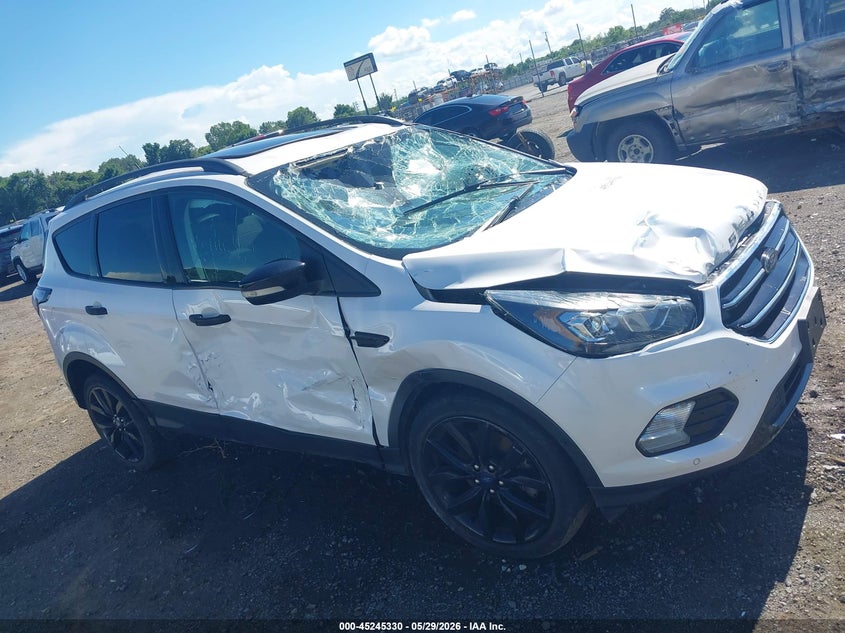 VIN 1FMCU9J90JUB89533 2018 FORD ESCAPE TITANIUM