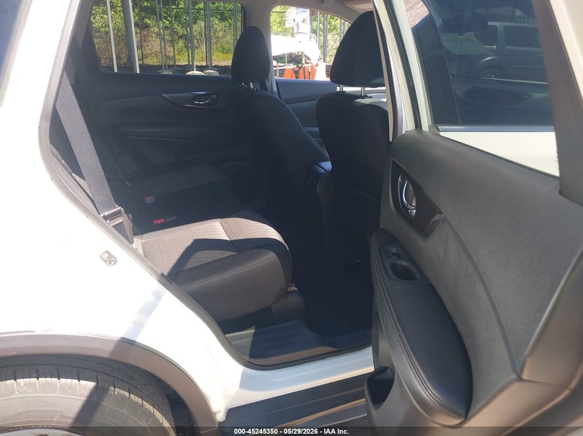 2018 NISSAN ROGUE auction photo 8