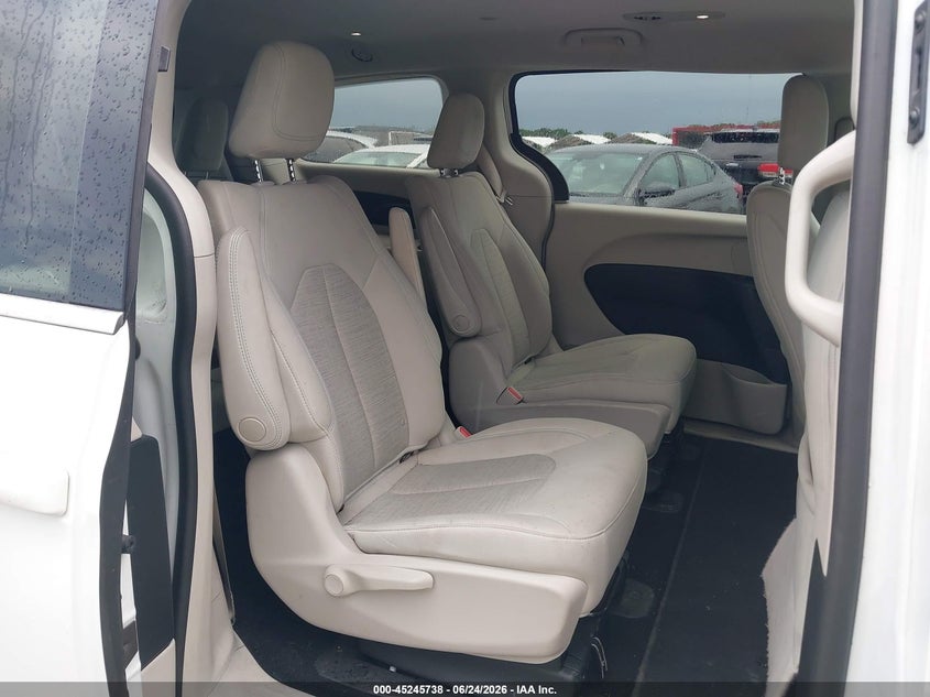 2018 CHRYSLER PACIFICA HYBRID auction photo 8