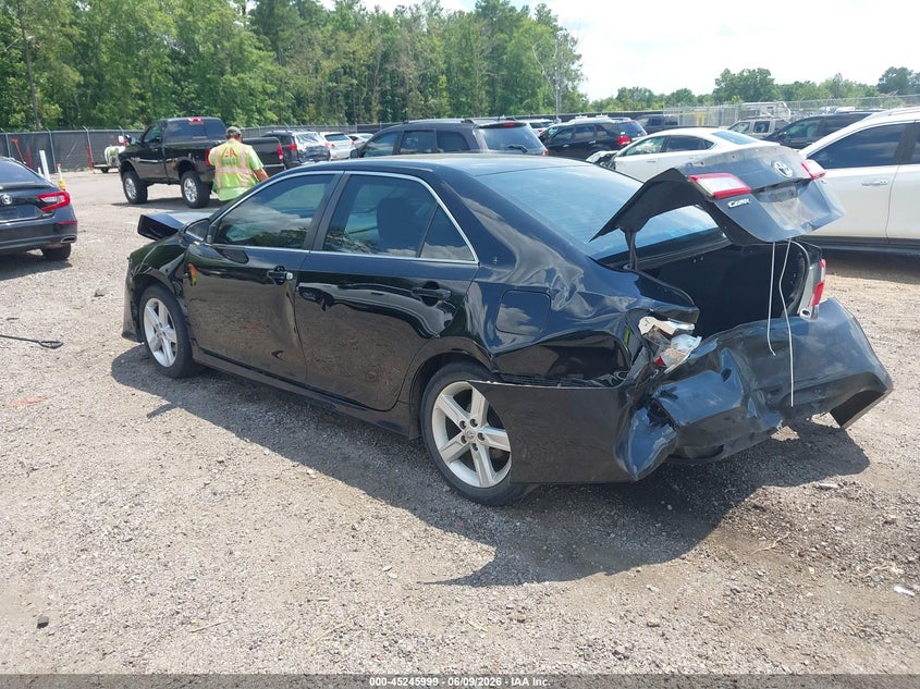 2014 TOYOTA CAMRY auction photo 3