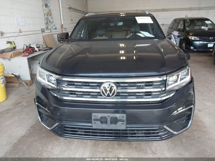 2022 Volkswagen Atlas Cross Sport 3.6L V6 Sel R-Line VIN: 1V2SE2CA6NC215977 Lot: 45246129