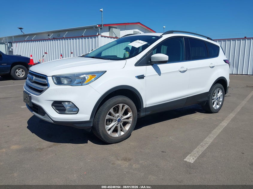 Vin: 1fmcu9gd5jua87060, lot: 45743967, ford escape se 20182