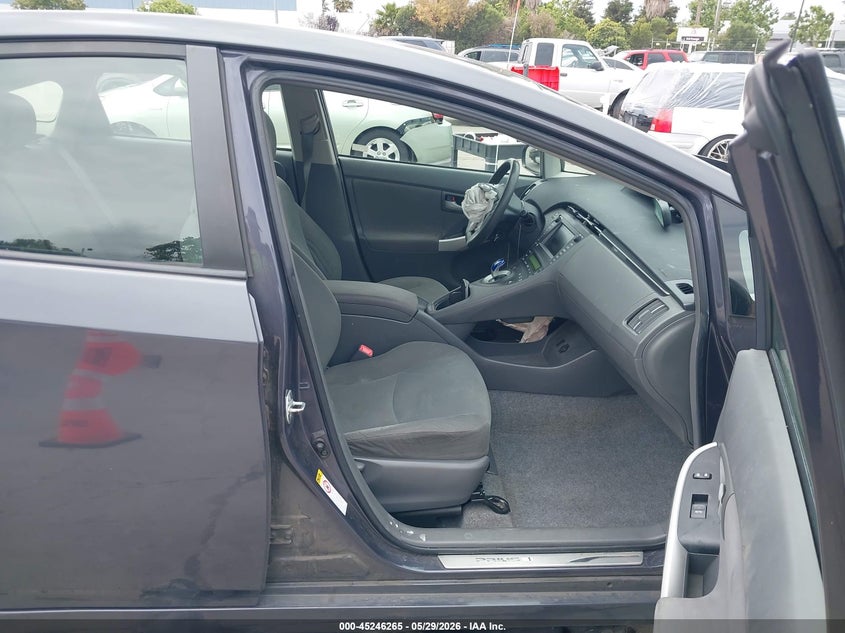 2011 TOYOTA PRIUS auction photo 5