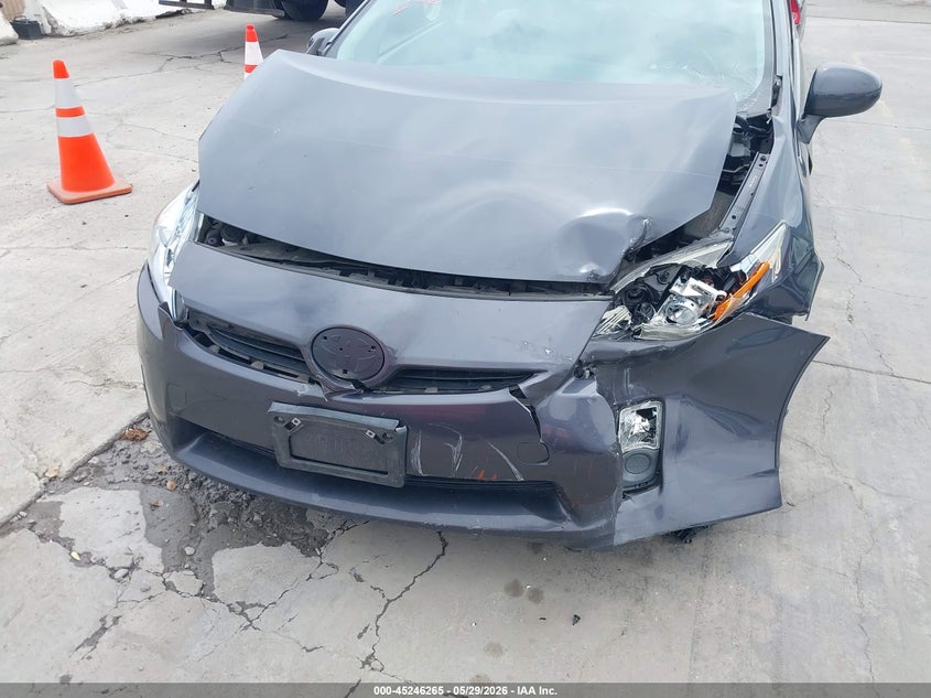 2011 TOYOTA PRIUS auction photo 6