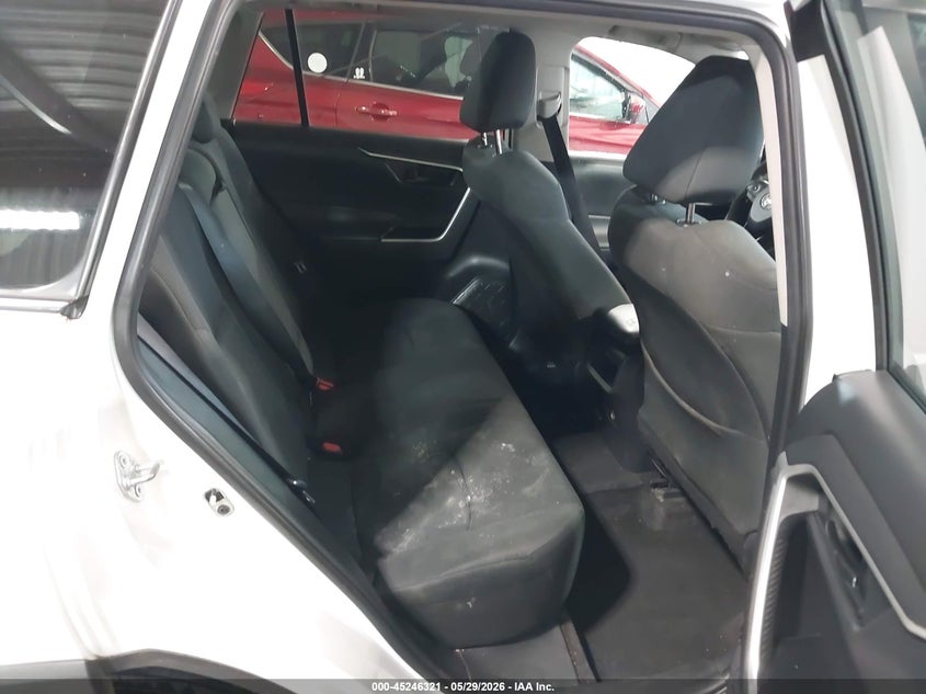 TOYOTA RAV4 - zdjęcie 8