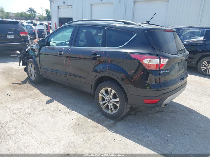 Vin: 1fmcu9gd1jua83586, lot: 45744168, ford escape se 20183