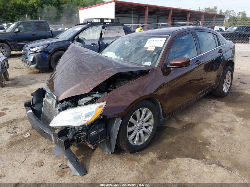 Vin: 1c3ccbbb3dn579576, lot: 45744228, chrysler 200 touring 20132