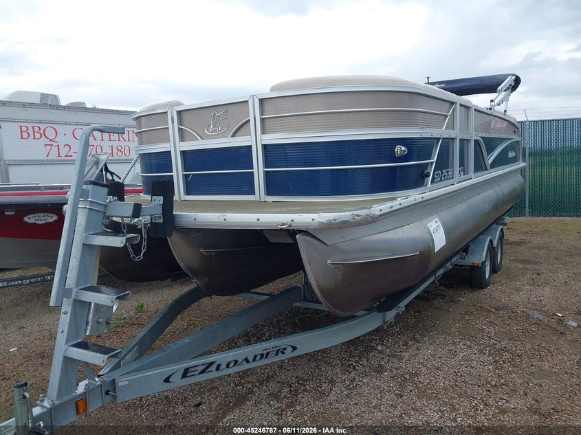 2013 MISTY HARBOR PONTOON auction photo 2