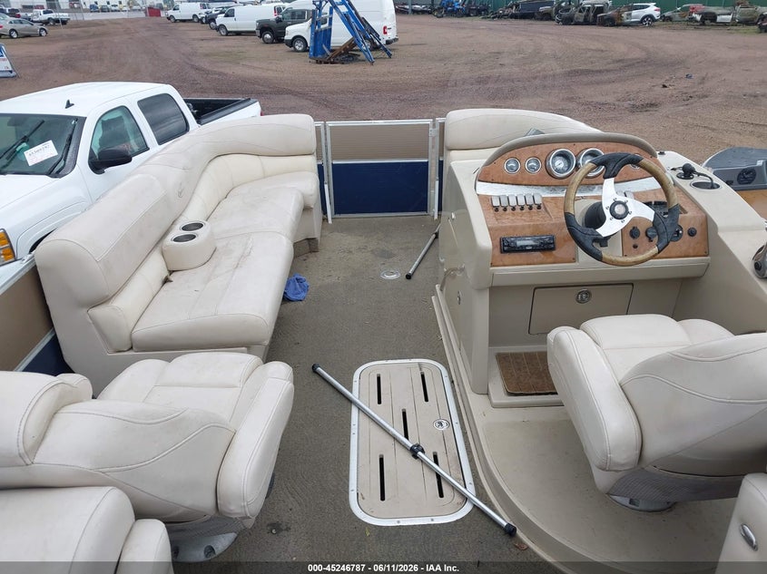2013 MISTY HARBOR PONTOON auction photo 5