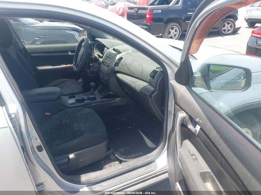 2014 KIA SORENTO auction photo 5