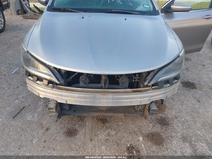 2015 CHRYSLER 200 auction photo 6
