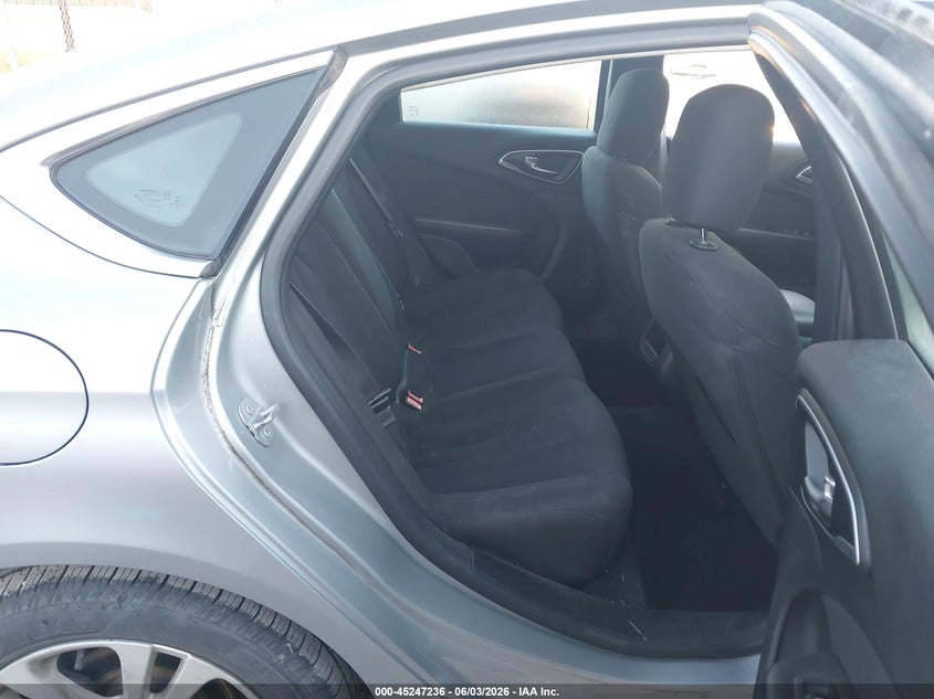 2015 CHRYSLER 200 auction photo 8