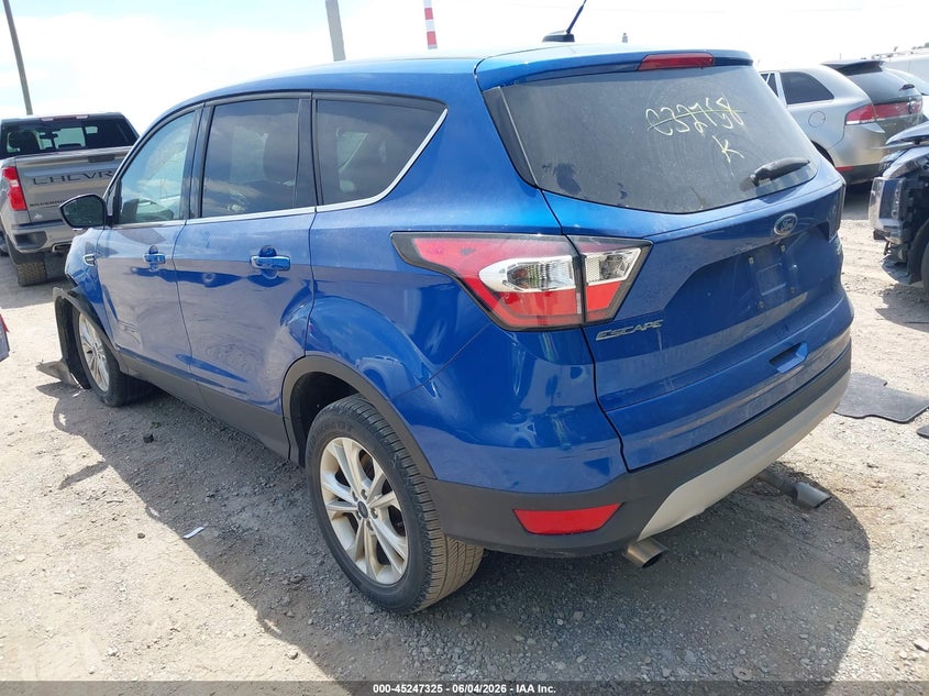 Vin: 1fmcu9gd2huc32758, lot: 45745128, ford escape se 20173