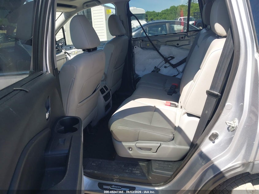 2019 HONDA PILOT auction photo 8