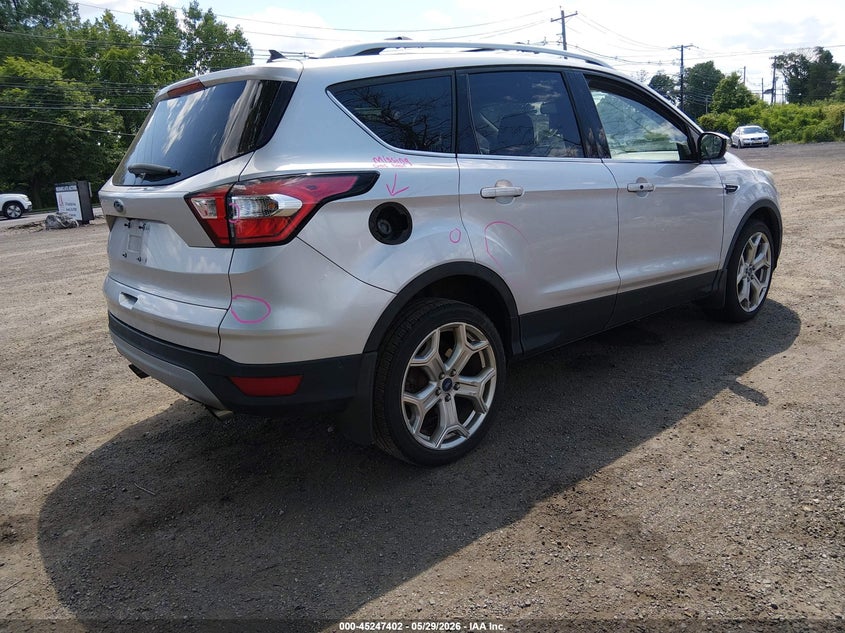 Vin: 1fmcu9j9xjua06042, lot: 45745205, ford escape titanium 20184