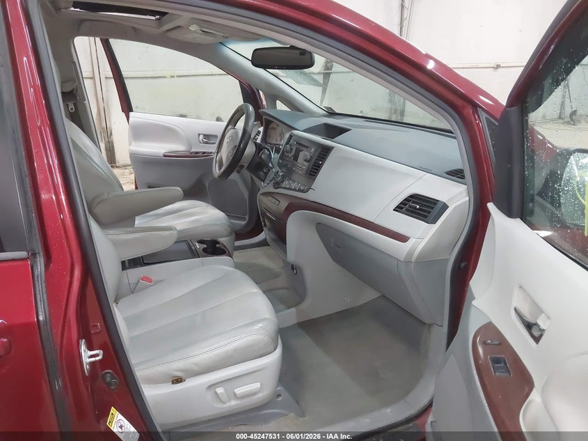2012 Toyota Sienna 3.5 Xle V6 8 Passenger red Lot 111045247531 Vin 5TDYK3DC1CS262839