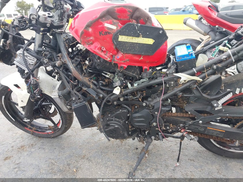 2021 Kawasaki Ex400 VIN: JKAEXKG11MDAA1094 Lot: 45247605