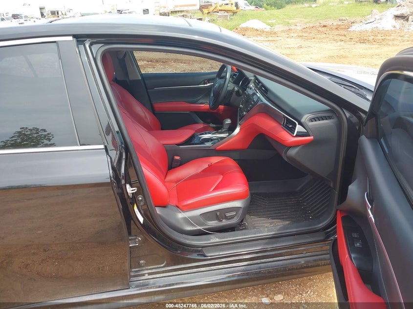 2018 TOYOTA CAMRY auction photo 5