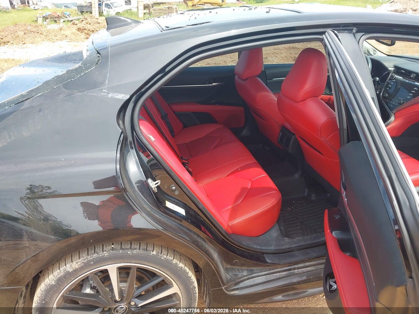 2018 TOYOTA CAMRY auction photo 8