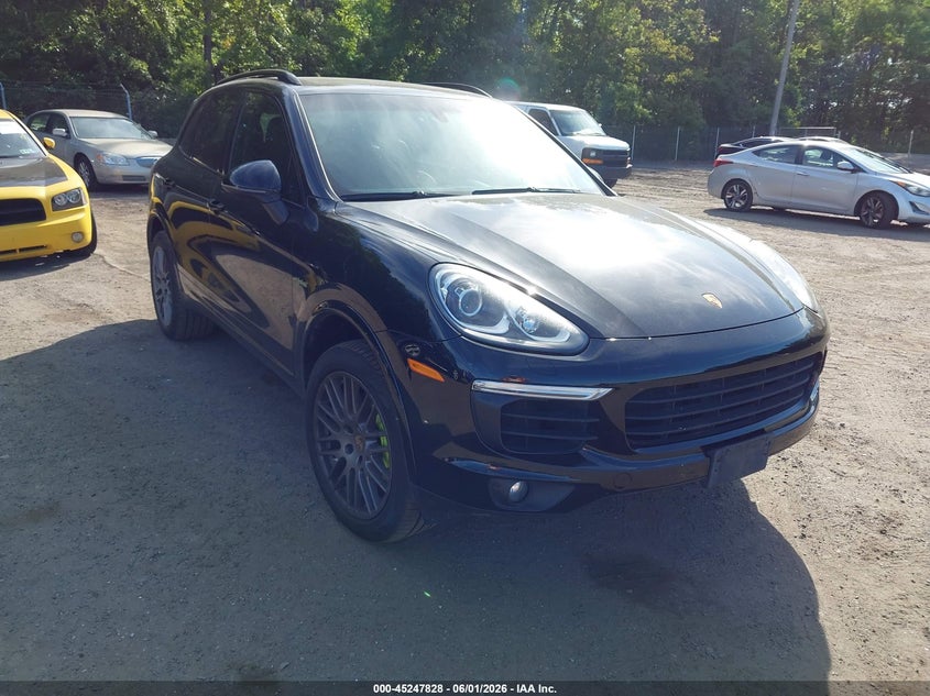 Vin: wp1ae2a29hla68601, lot: 45745631, porsche cayenne e-hybrid s platinum edition 2017 img_1
