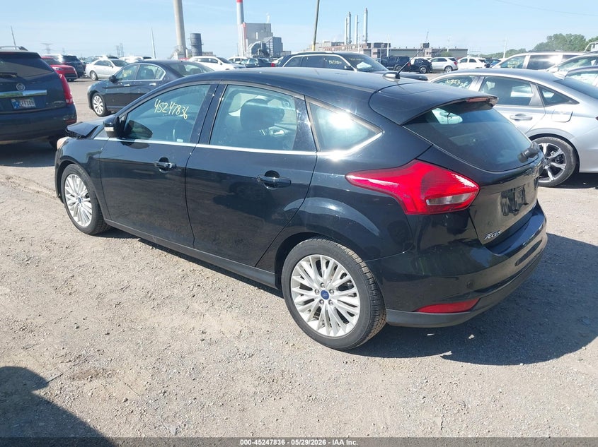 Vin: 1fadp3n29jl239643, lot: 45745639, ford focus titanium 20183