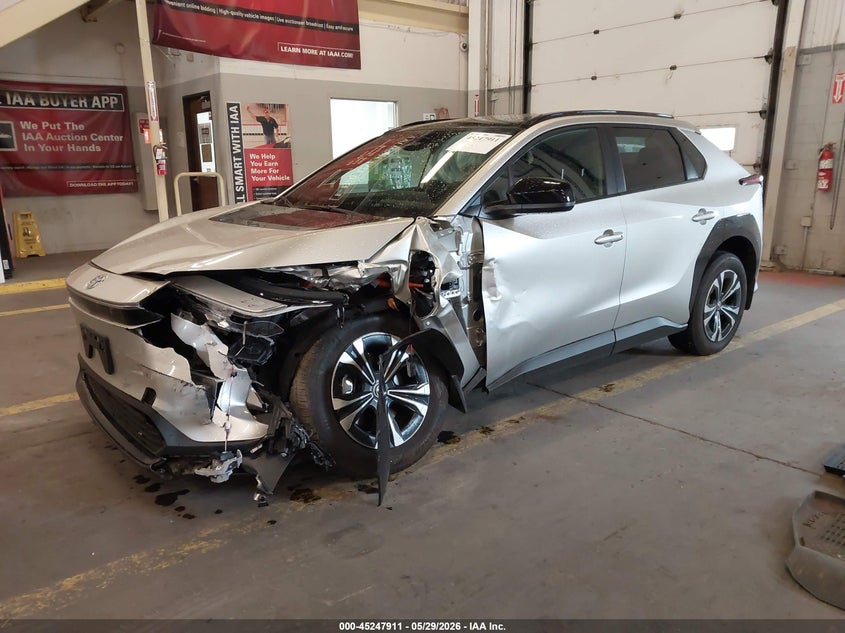 2025 TOYOTA BZ4X auction photo 2