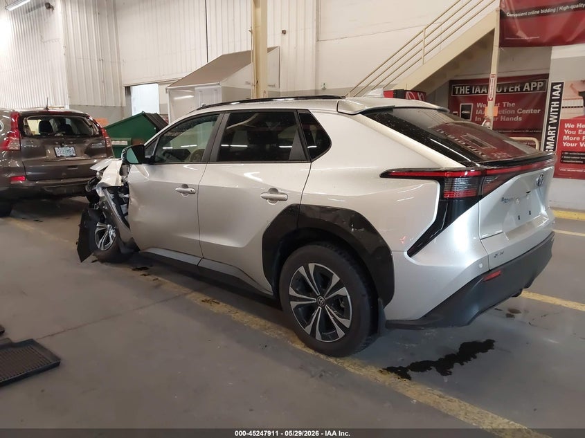 2025 TOYOTA BZ4X auction photo 3