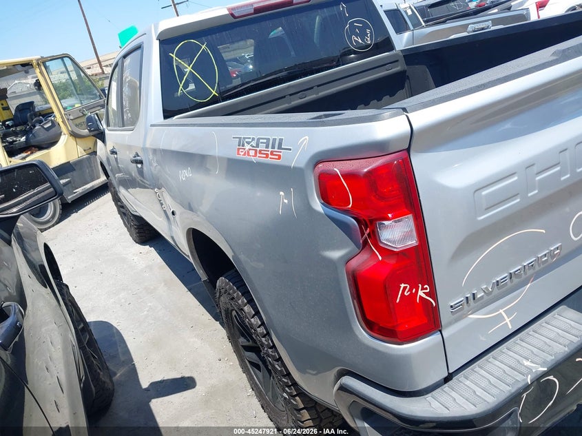 2021 CHEVROLET SILVERADO 1500 4WD SHORT BED LT TRAIL BOSS — Фото 3