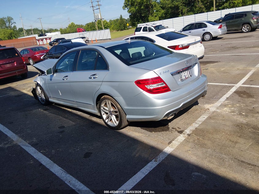 Vin: wddgf8bb7ca654380, lot: 45745920, mercedes-benz c 300 sport 4matic 20123