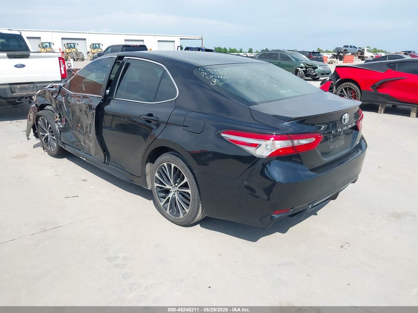 2018 TOYOTA CAMRY auction photo 3