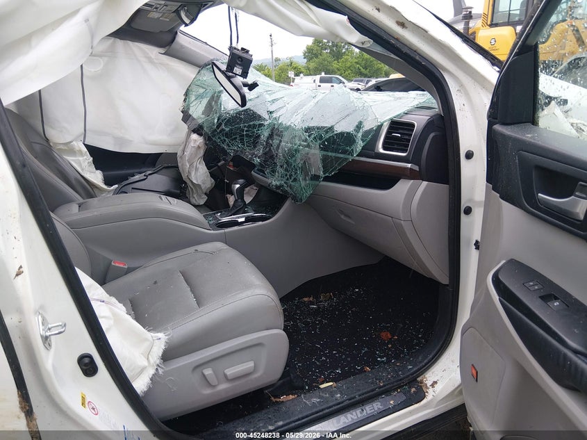 2015 TOYOTA HIGHLANDER auction photo 5