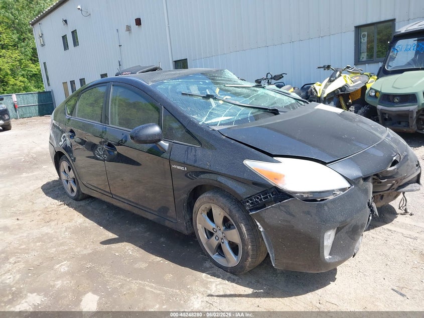 2013 TOYOTA PRIUS THREE SE
