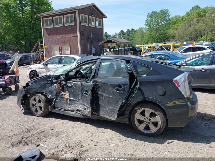 2013 TOYOTA PRIUS THREE SE · Фото 15