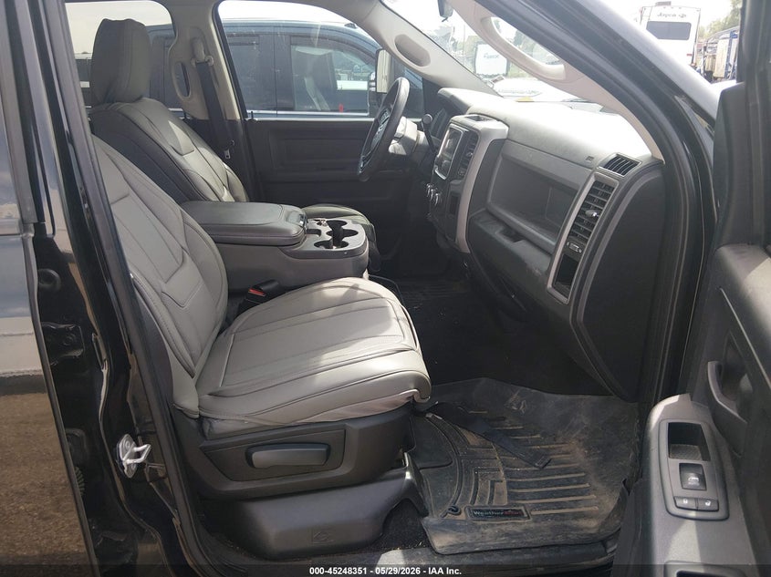 3C63RRGL7GG139952 2016 Ram 3500 Ram Tradesman black