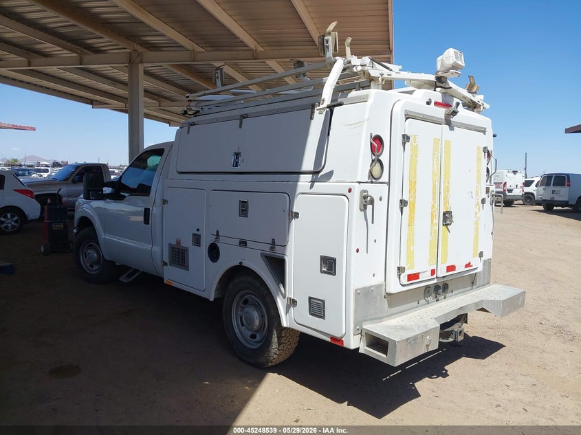 1FDRF3A67DEB92158 2013 Ford F350 Xl White