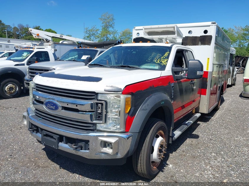 2017 Ford F-550 Chassis Xlt 1FD0X5HTXHEB54393 photo 1