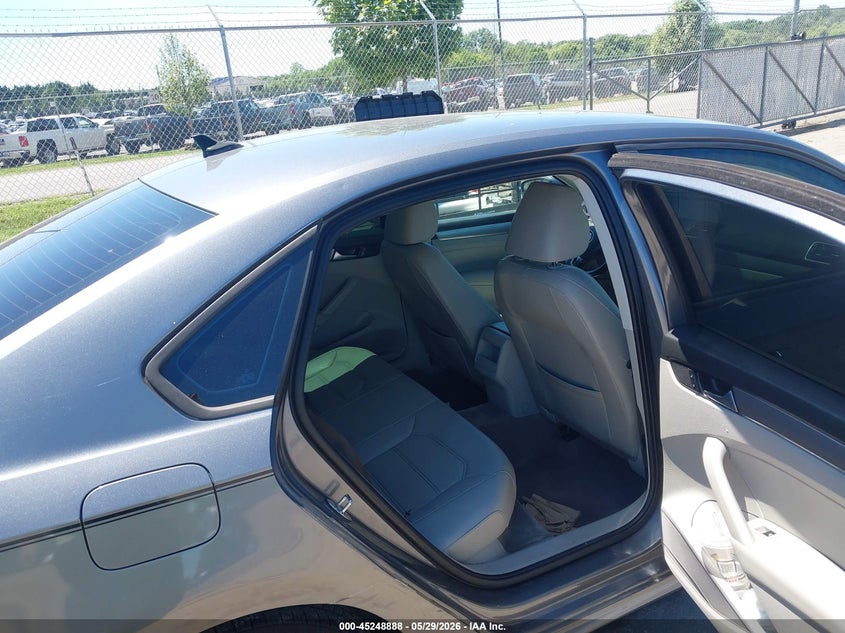 2015 Volkswagen Passat 1.8T Wolfsburg Edition VIN: 1VWAT7A37FC063484 Lot: 45248888