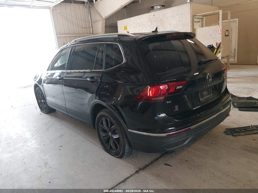 2022 VOLKSWAGEN TIGUAN auction photo 3