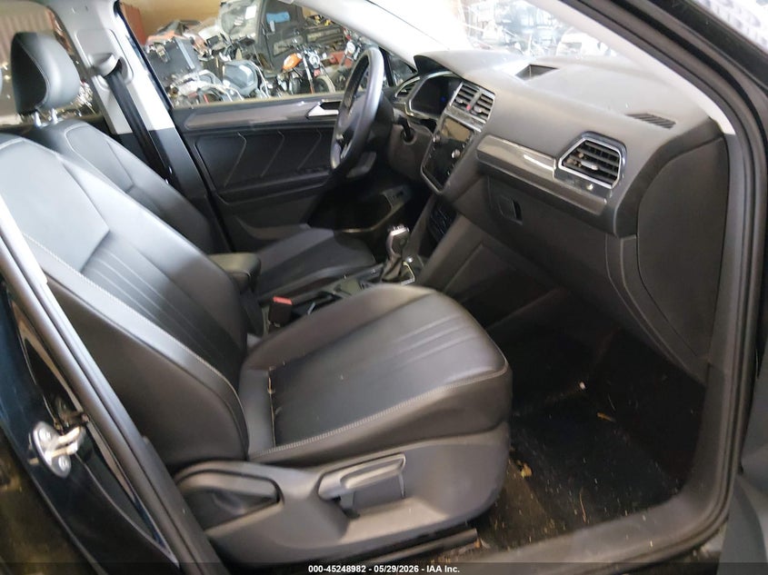 2022 VOLKSWAGEN TIGUAN auction photo 5