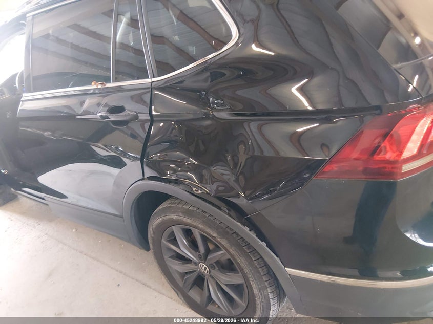 2022 VOLKSWAGEN TIGUAN auction photo 6