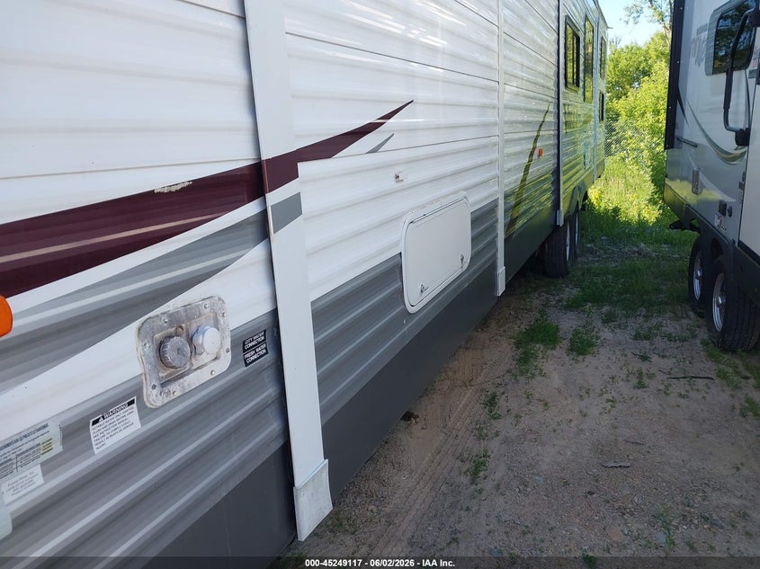2014 FOREST RIVER VILLA auction photo 6