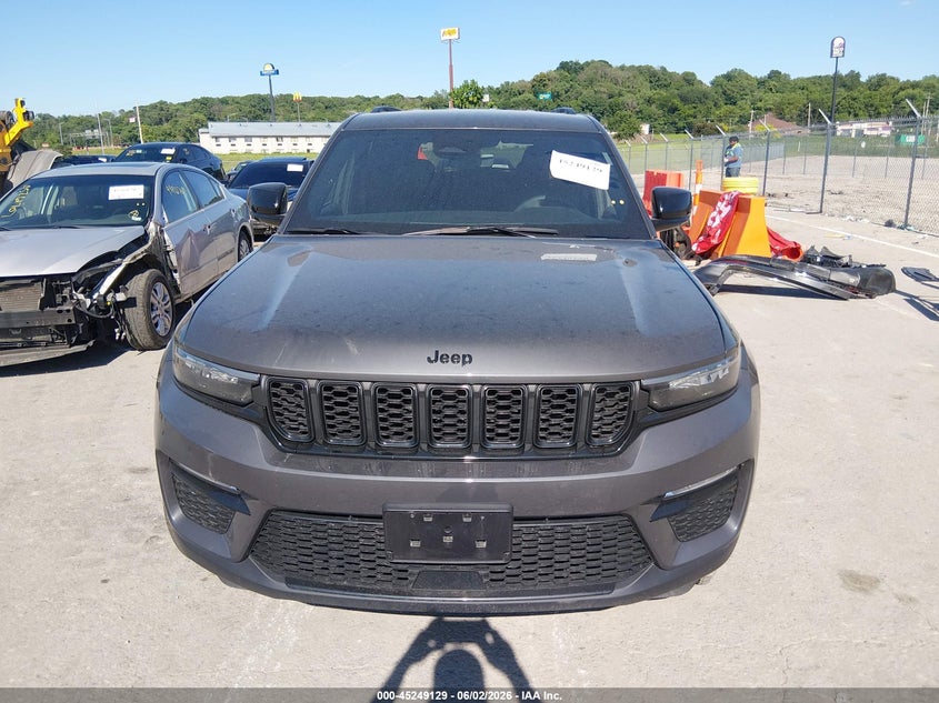 2025 Jeep Grand Cherokee Limited 4X4 VIN: 1C4RJHBG1SC288917 Lot: 45249129