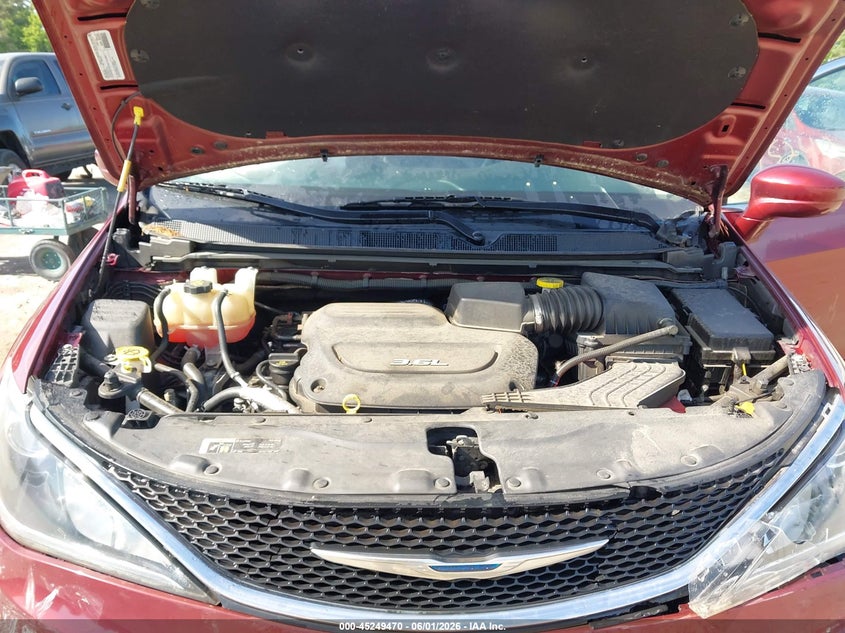 2018 Chrysler Pacifica Touring L VIN: 2C4RC1BG1JR130293 Lot: 45249470