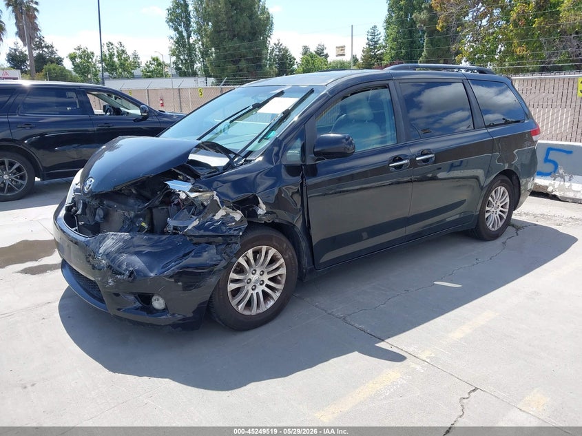 2011 Toyota Sienna Xle V6 5TDYK3DC5BS003947 photo 1